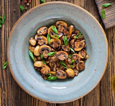 baked-mushrooms-with-soy-sauce-and-herbs-vegan-foo-PHGLNBC.jpg